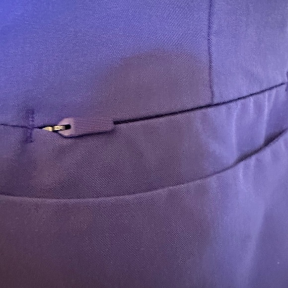 FIGS Technical Collection Women’s Scrubs Purple Top. Size Small - Picture 3 of 6